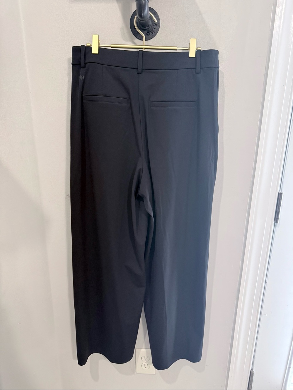 Lululemon Daydrift High Rise Trouser, Short, L - Picture 3 of 4